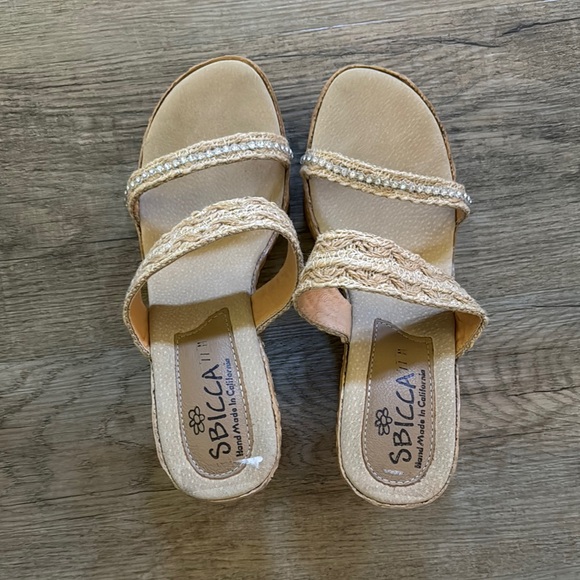 Sbicca Beige Sandals - Picture 1 of 5